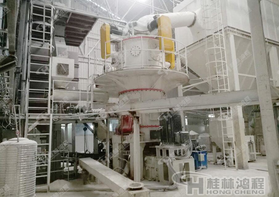 HLMX1100高純石英砂磨粉機推薦設備，桂林鴻程環保磨粉機，HLMX超細立式磨粉機