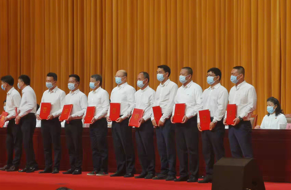 實(shí)力彰顯！全市工業(yè)振興大會(huì)召開，桂林鴻程斬獲多項(xiàng)榮譽(yù)